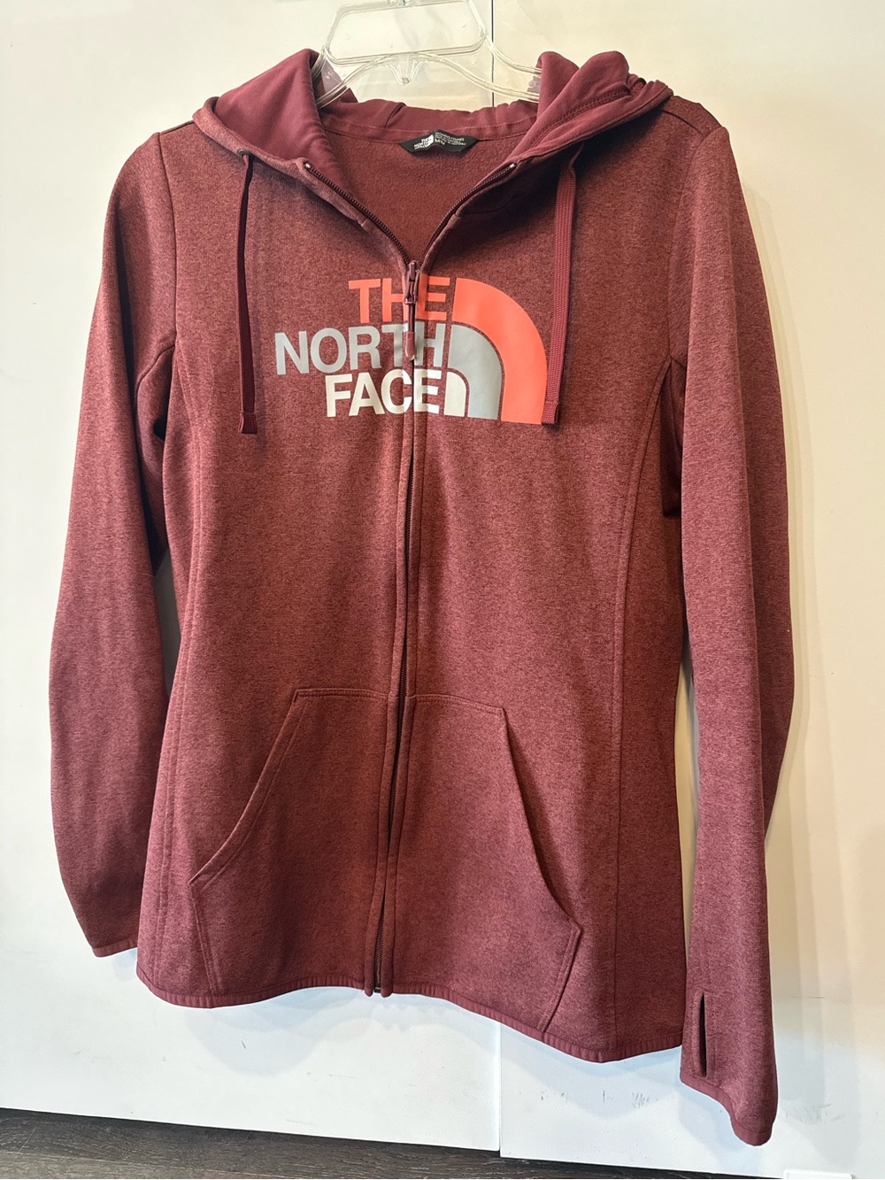 The North Face Women’s  "Fave Half Dome" Full-zip Hoodie. Size M. Burgundy.